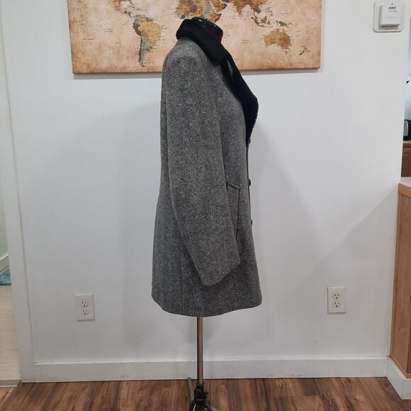 Pendleton Wool - Men's gray herringbone peacoat w/ faux fur collar - Picture 3 of 15